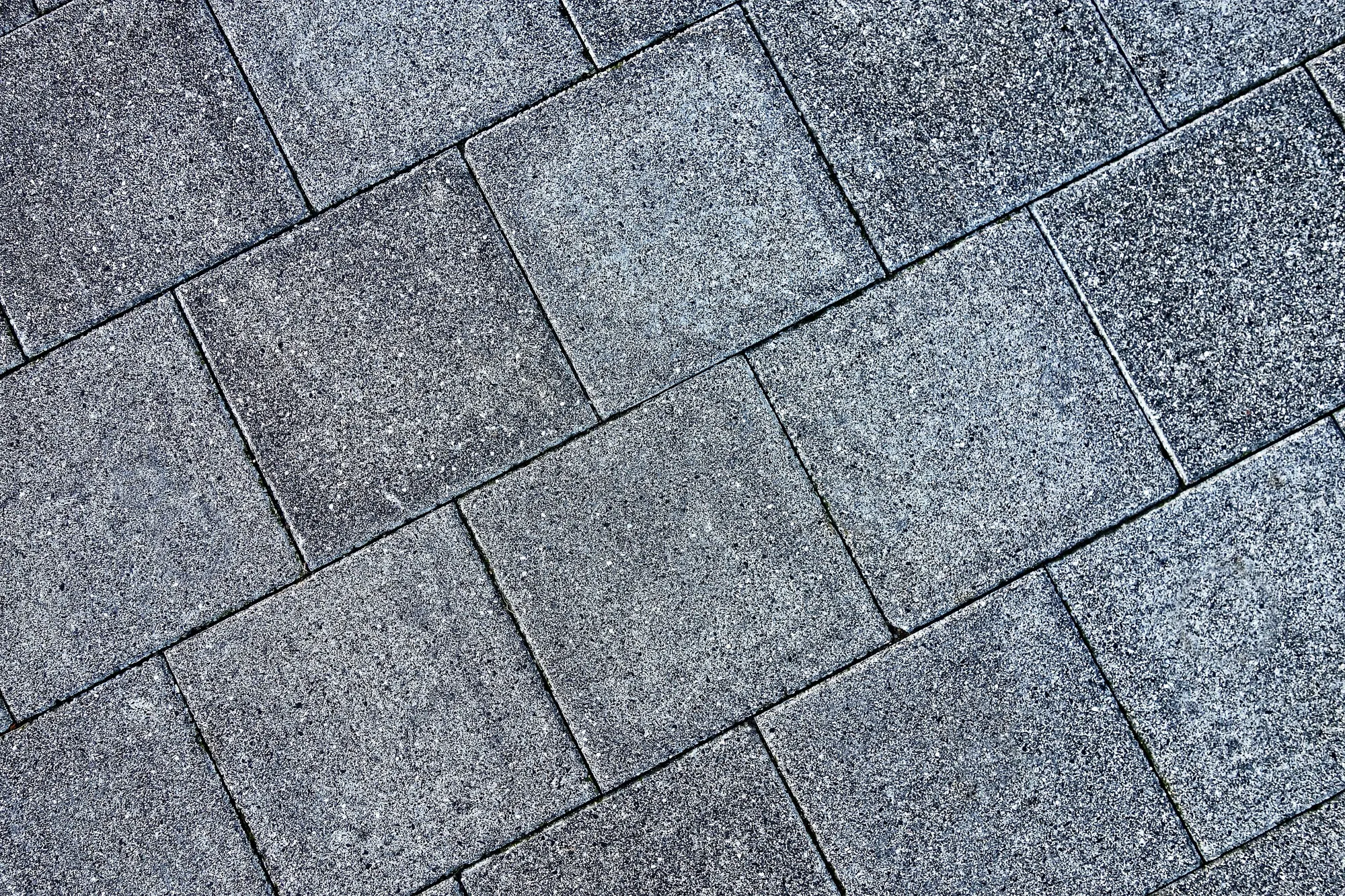 Square natural stone paving