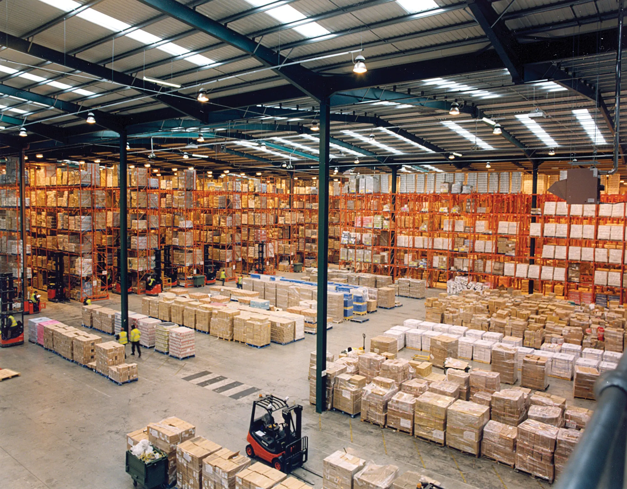 Warehouse with pallet racking for packed goods