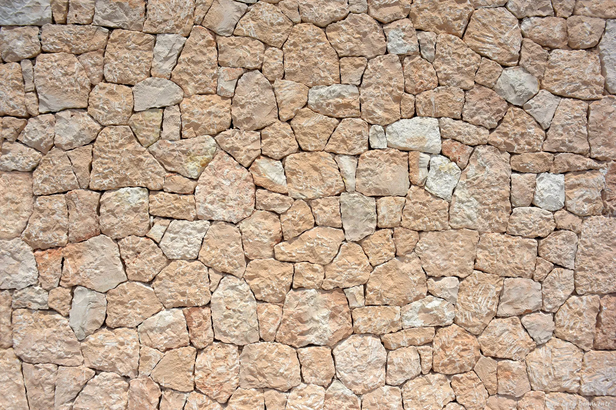 Polygonal natural limestone and sandstone wall
